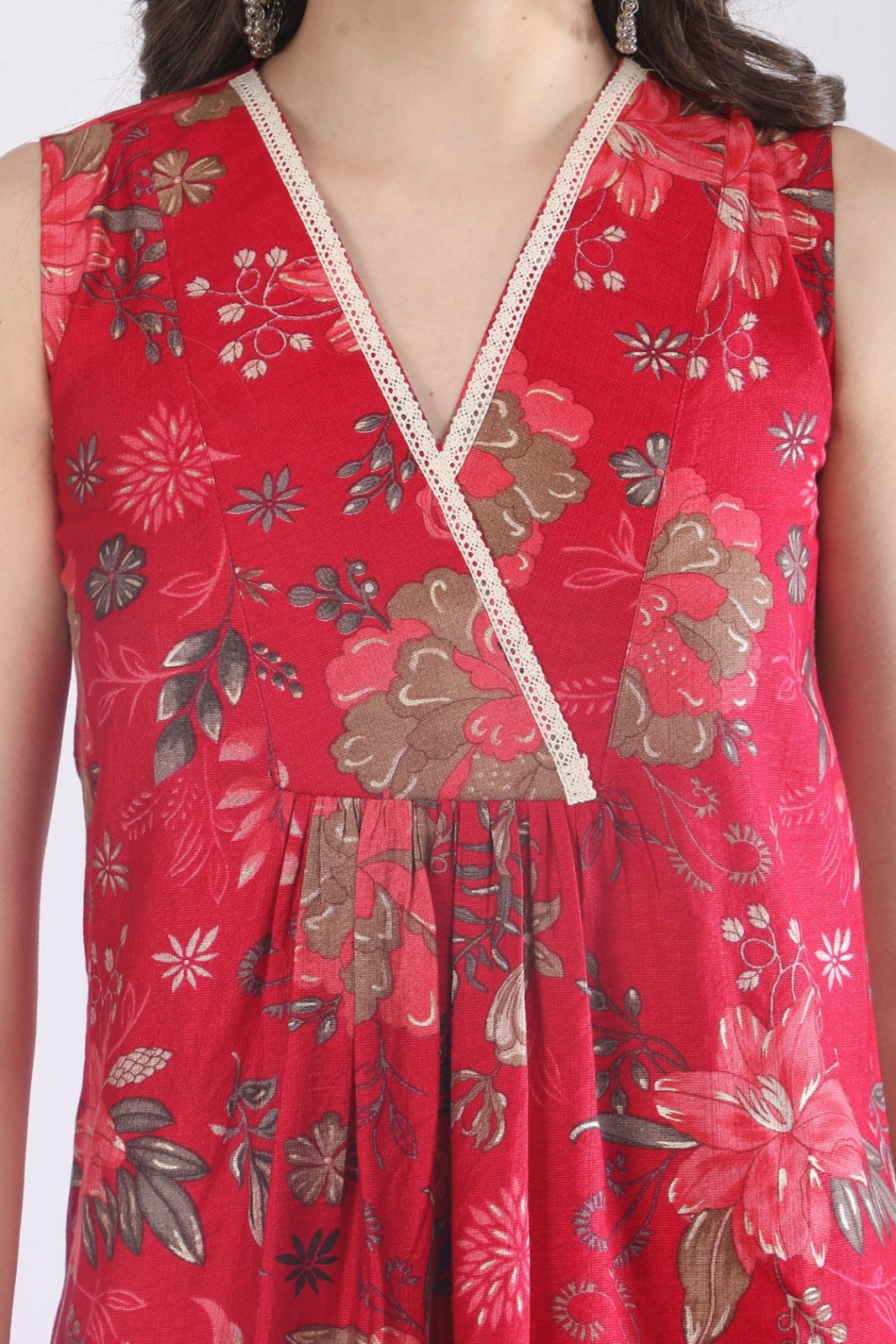 Stylish Sleeveless Cotton Co-ord Set for Women – Pink Floral Kurta with Pants