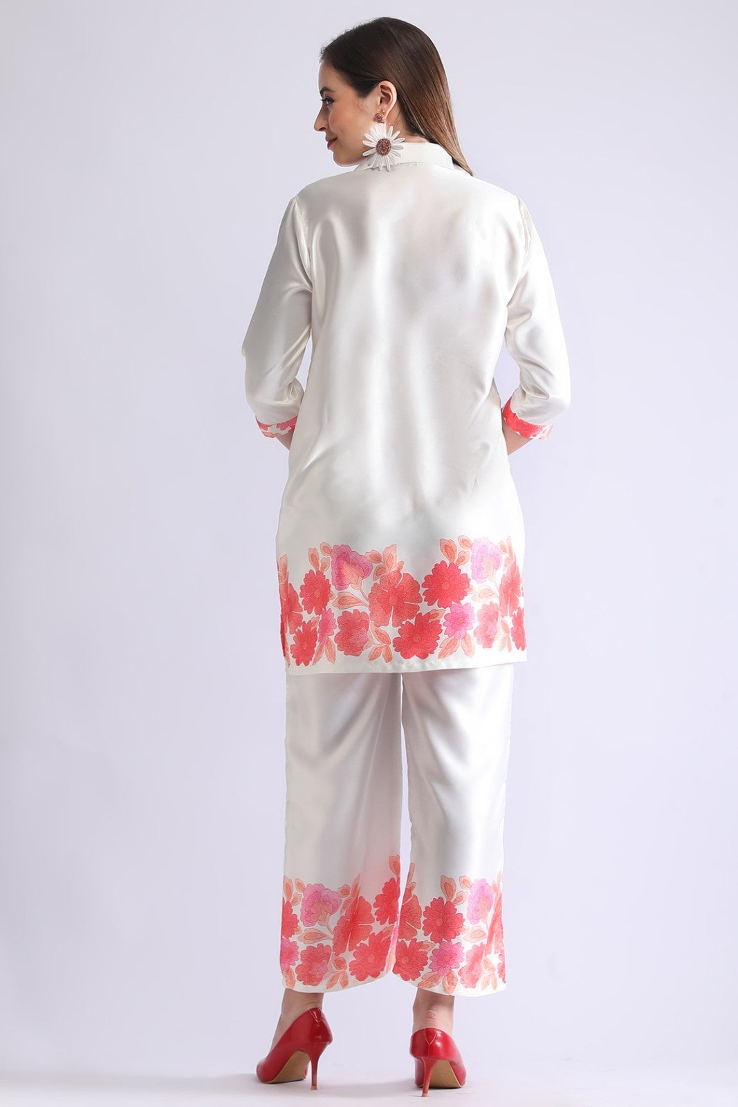 Elegant Off-White Ethnic Co-ord Set with Floral Prints