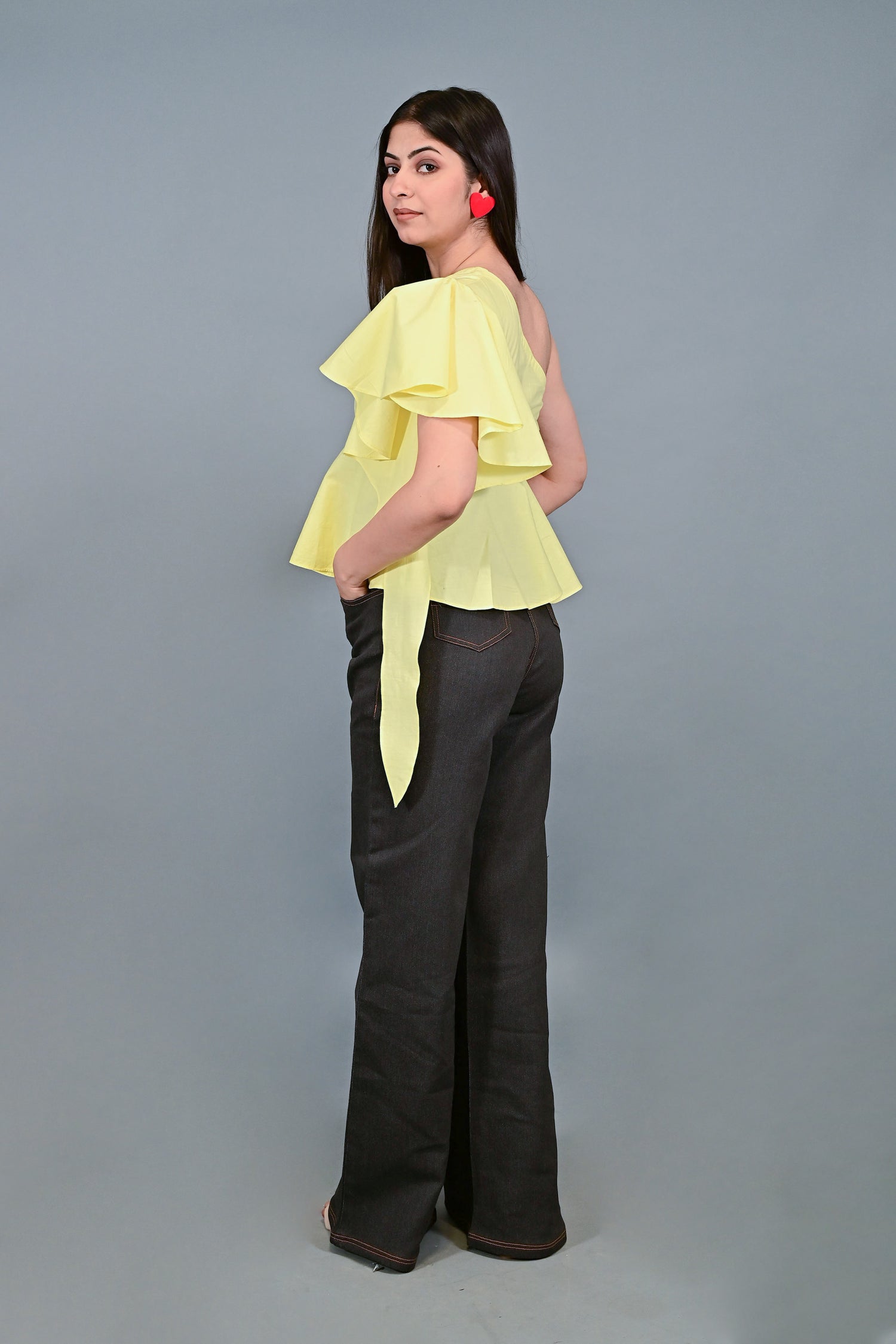 Sunbeam Flair One-Shoulder Top with Denim pan