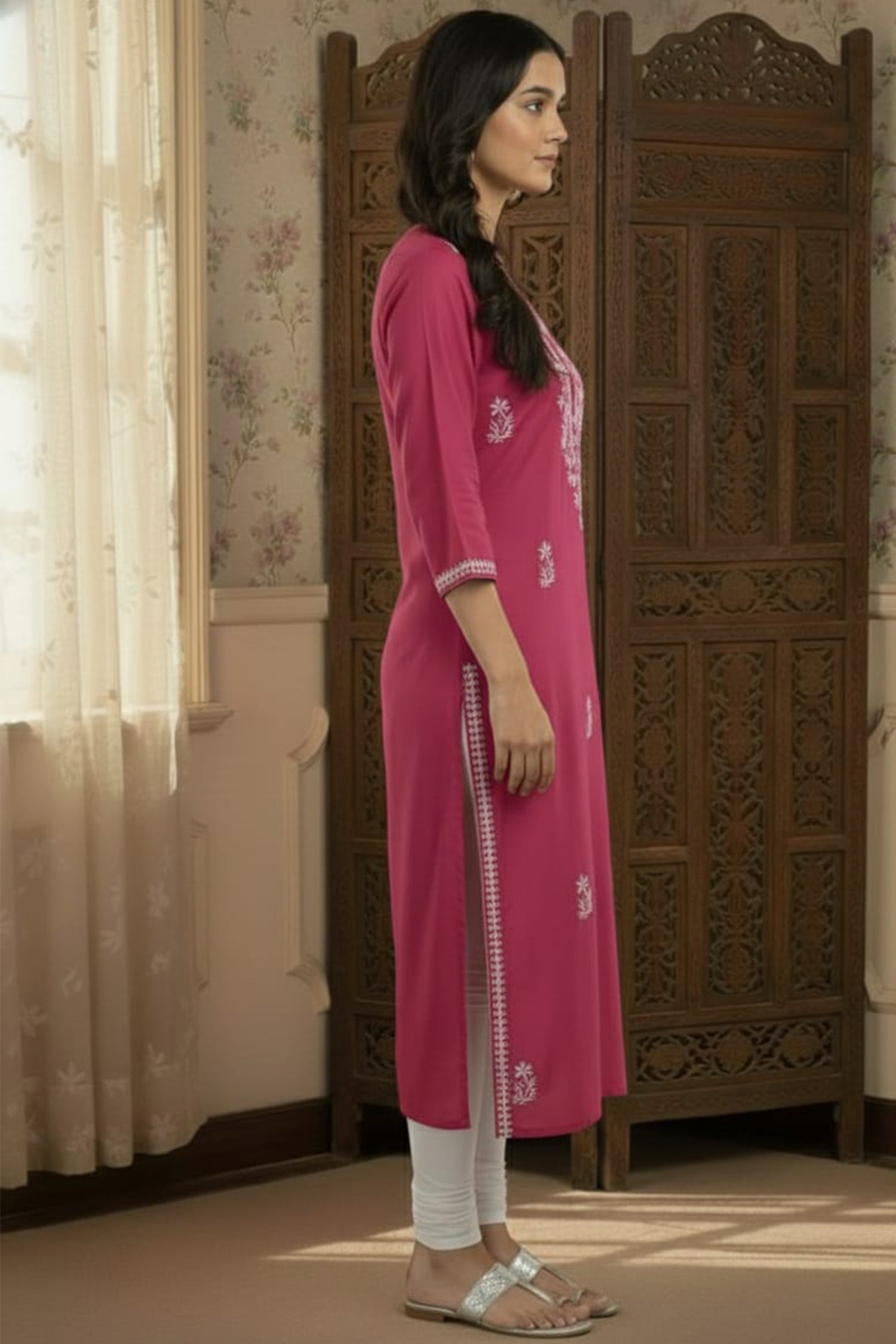 Royal Grace Embroidered Straight Kurta