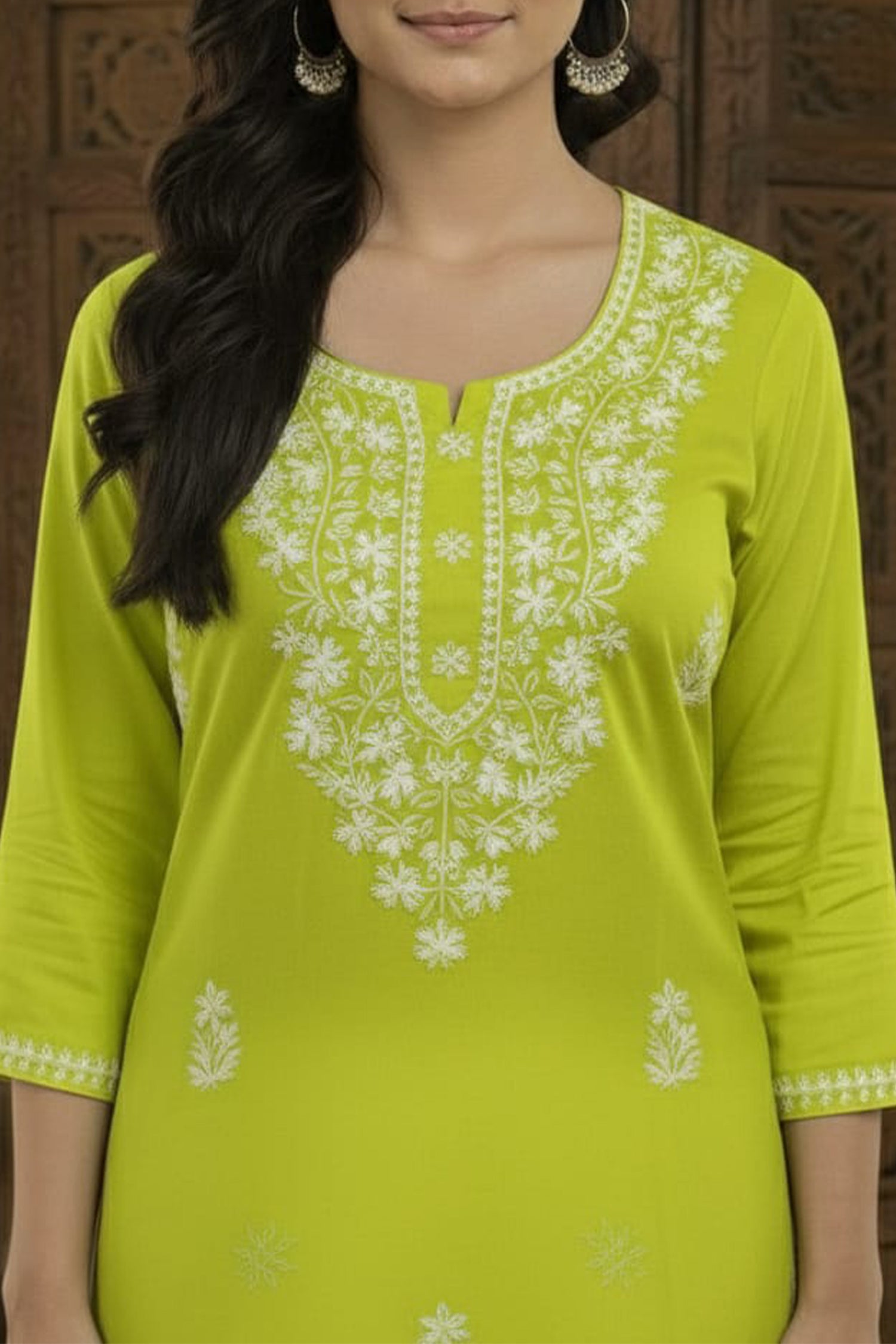Royal Grace Embroidered Straight Kurta