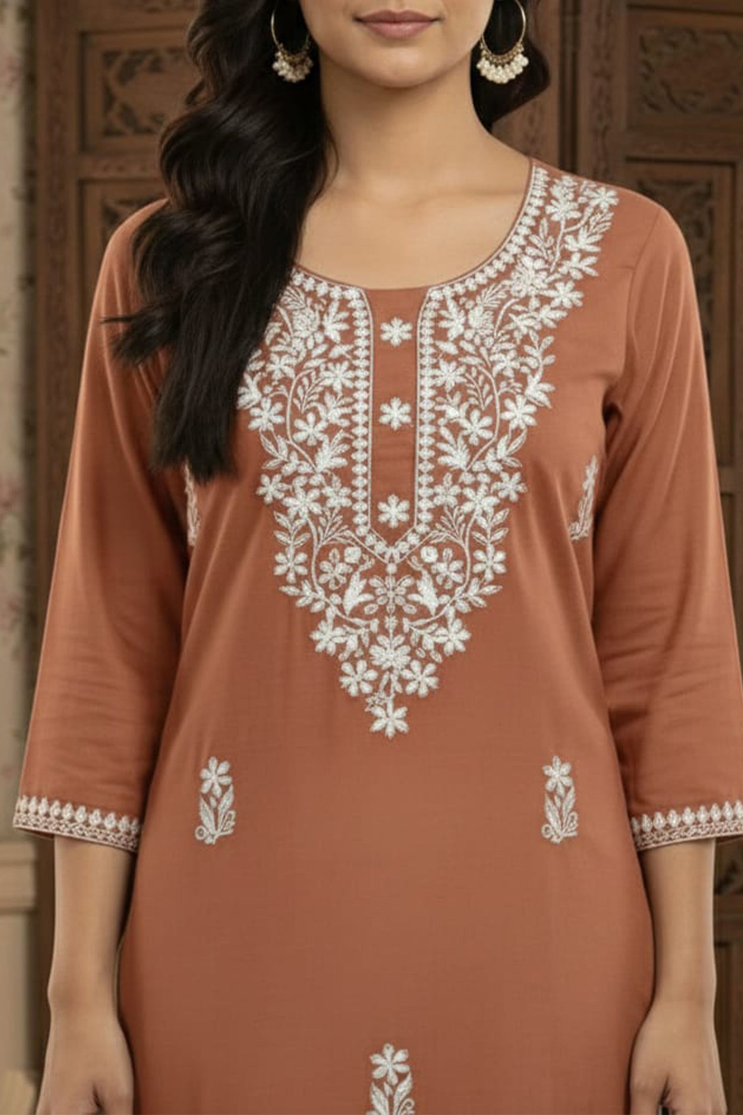 Royal Grace Embroidered Straight Kurta