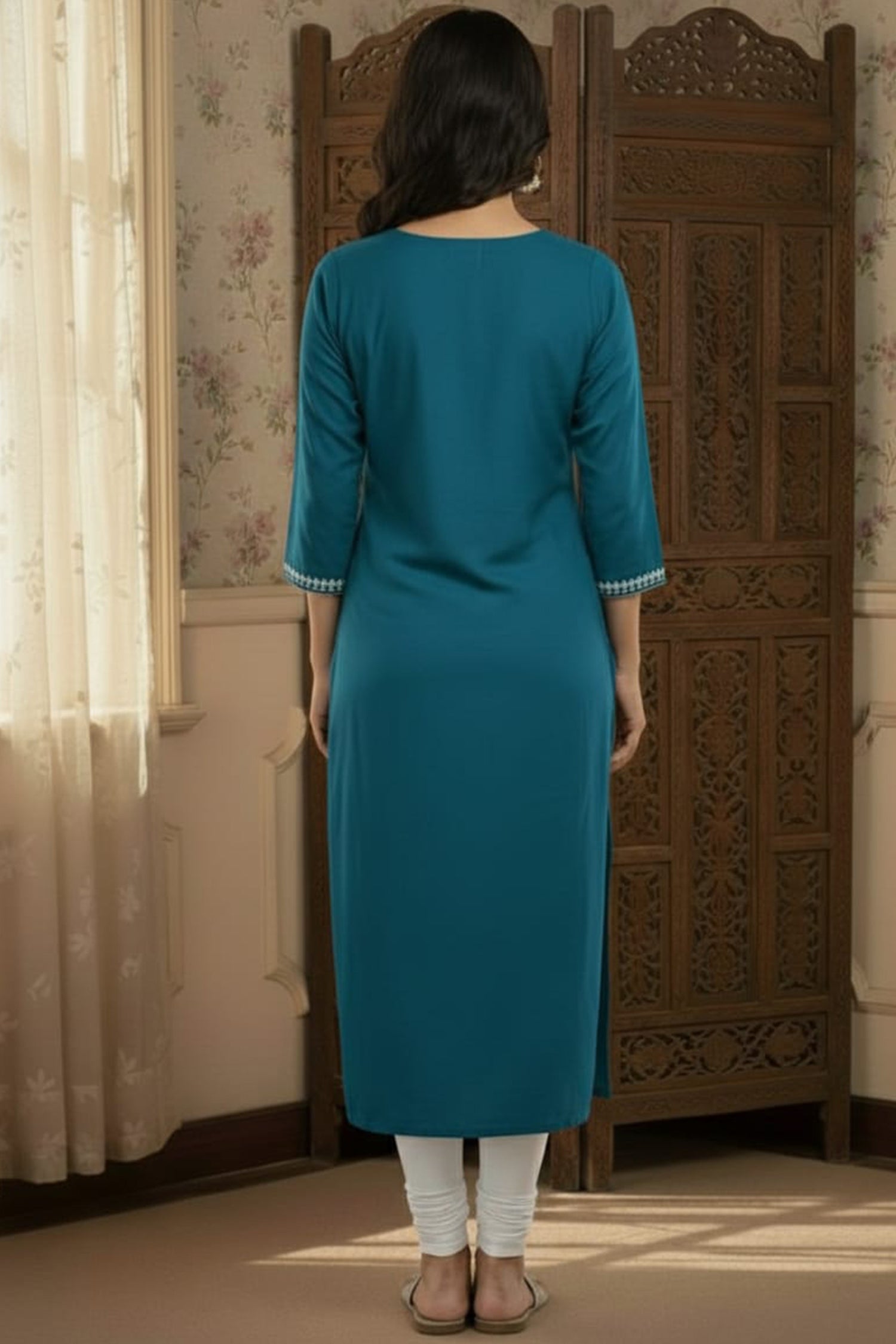 Royal Grace Embroidered Straight Kurta