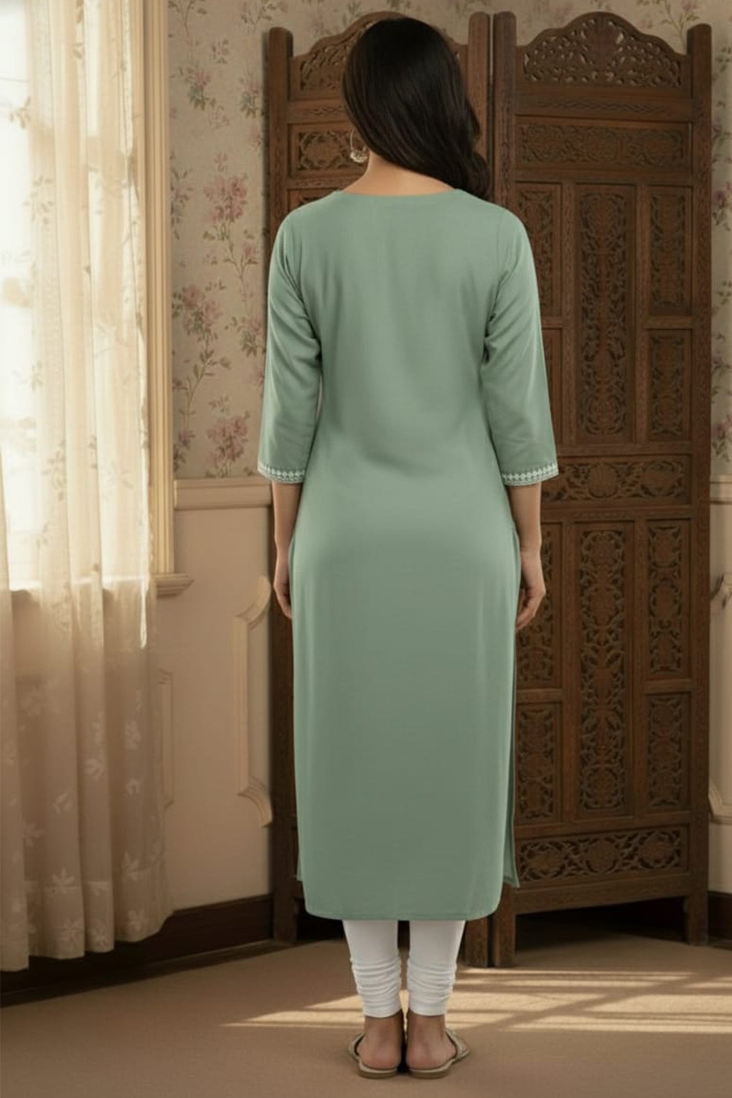 Royal Grace Embroidered Straight Kurta