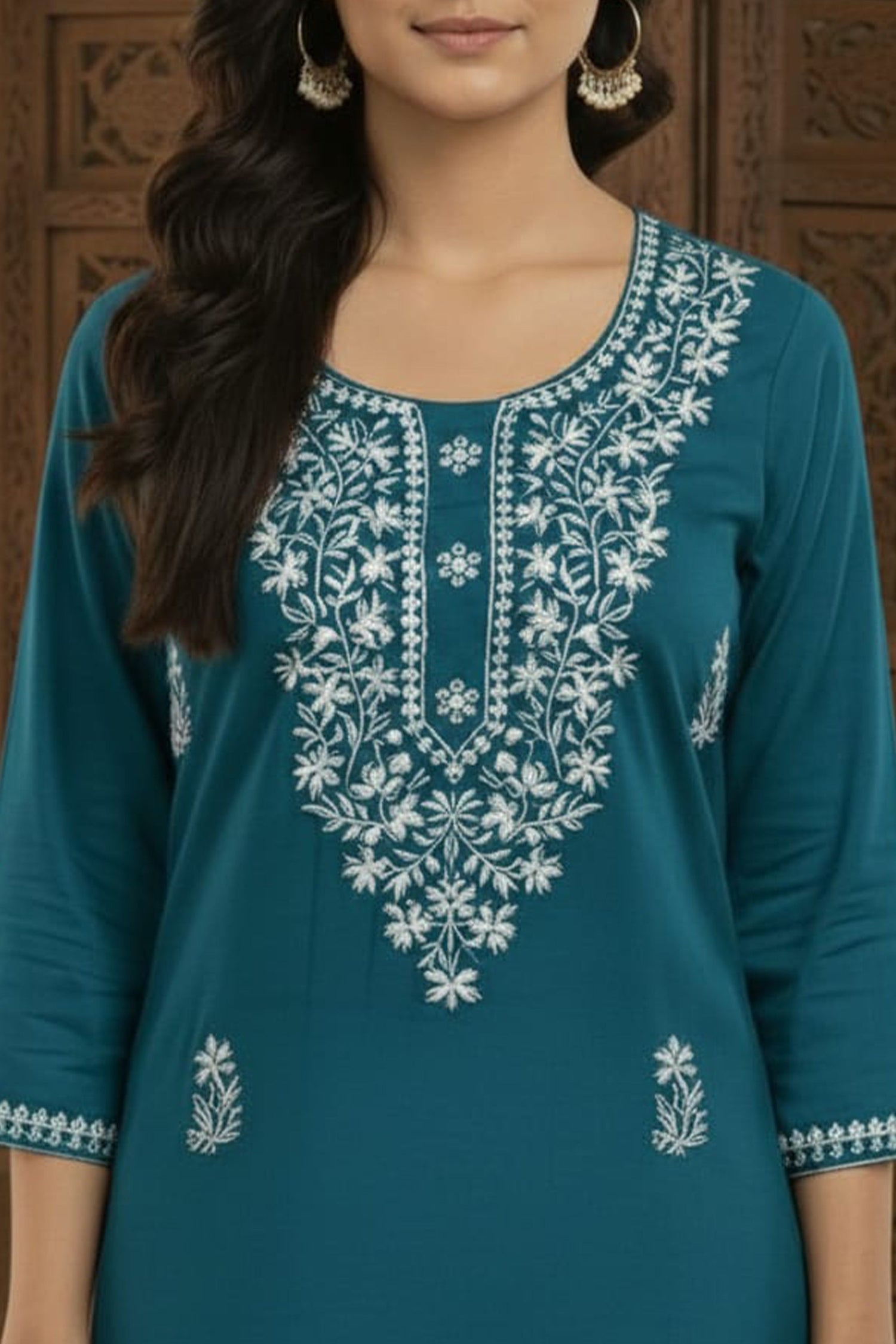 Royal Grace Embroidered Straight Kurta