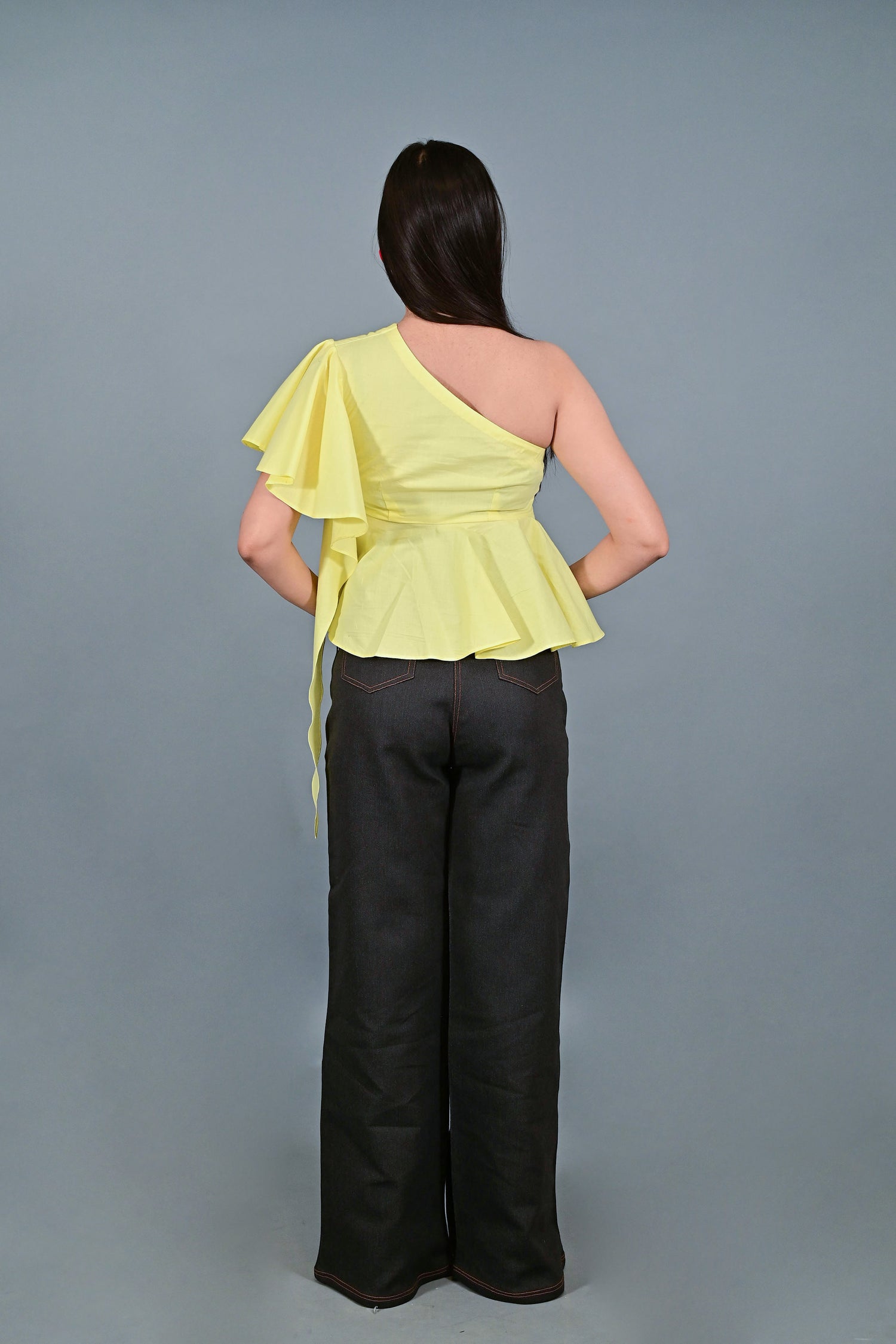 Sunbeam Flair One-Shoulder Top with Denim pan