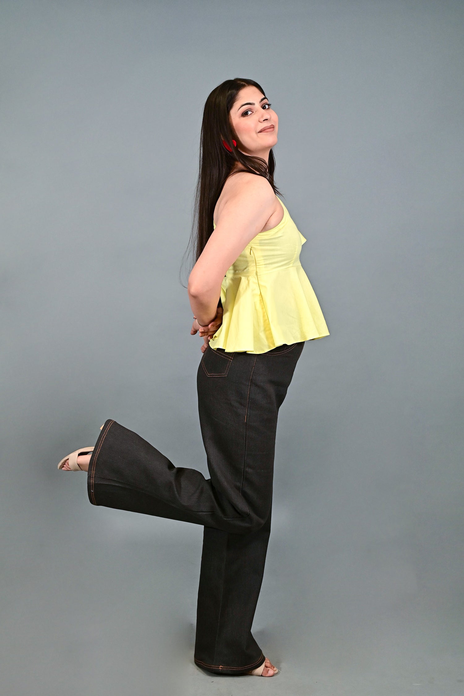 Sunbeam Flair One-Shoulder Top with Denim pan